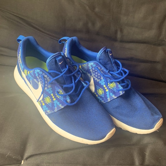 Nike Roshe - Picture 1 of 5